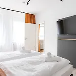 Little Japan Apartment *